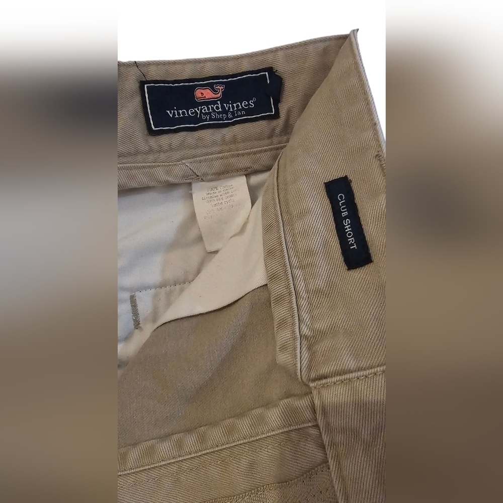 Vineyard Vines - Men's Vintage Classic Khaki 7" Club Shorts - Picture 4 of 7